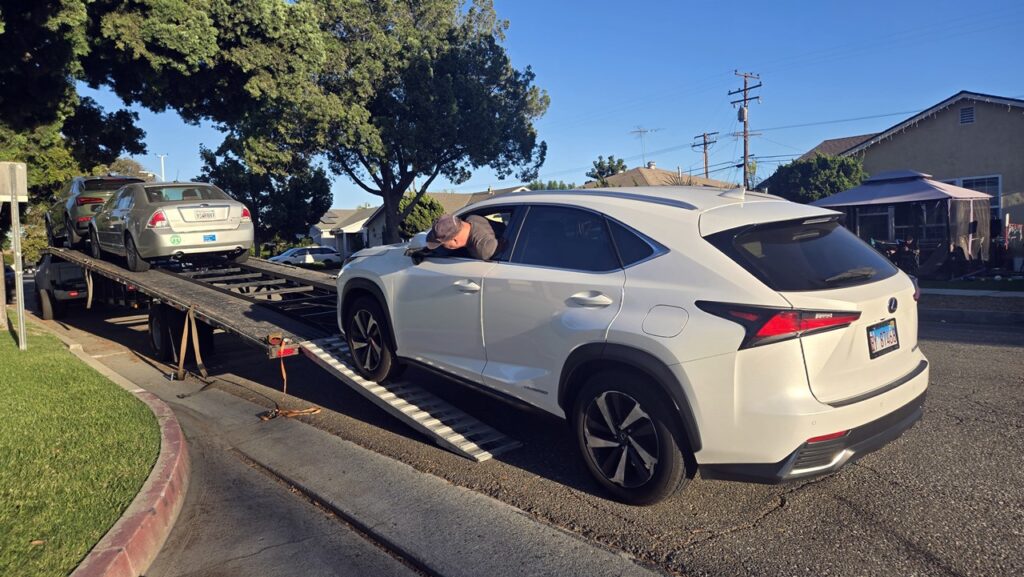 168运车公司服务客户王小姐的Lexus汽车从加州洛杉矶托运到德州奥斯丁